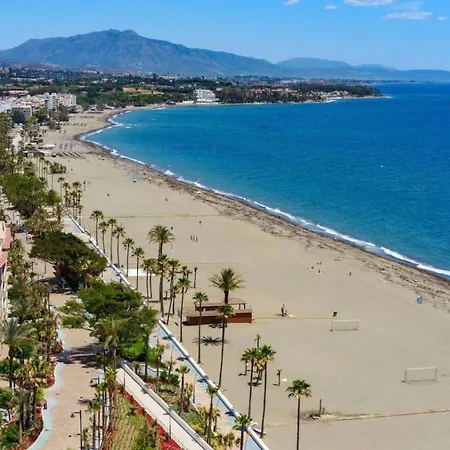 No1 - Beachfront Estepona, Close To Port, 2 Bedroom, 2 Bathroom, Sleeps 5 Apartment *