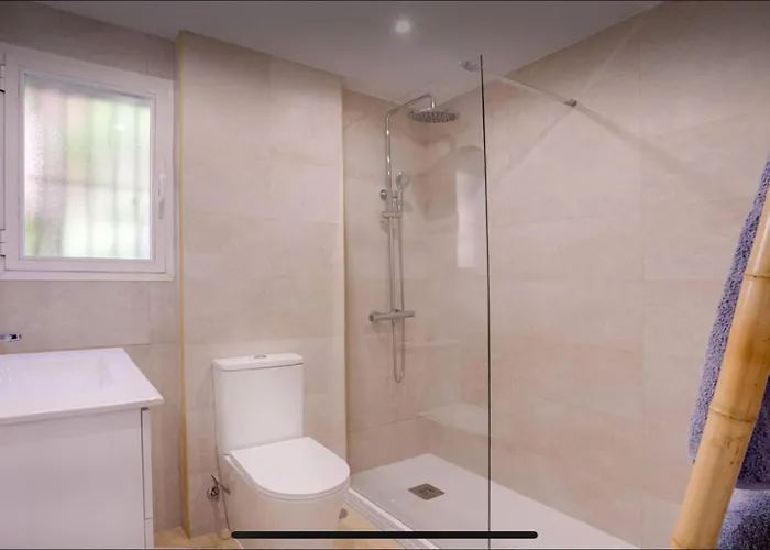 No1 - Beachfront Estepona, Close To Port, 2 Bedroom, 2 Bathroom, Sleeps 5