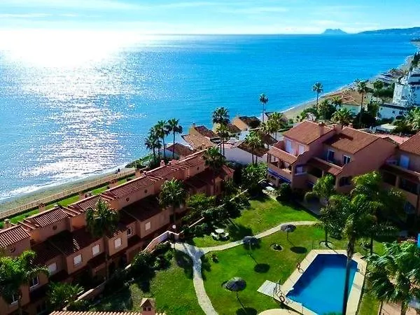 Апартаменты No1 - Beachfront Estepona, Close To Port, 2 Bedroom, 2 Bathroom, Sleeps 5