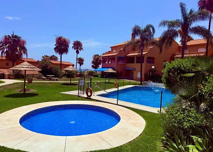 No1 - Beachfront Estepona, Close To Port, 2 Bedroom, 2 Bathroom, Sleeps 5 * Estepona