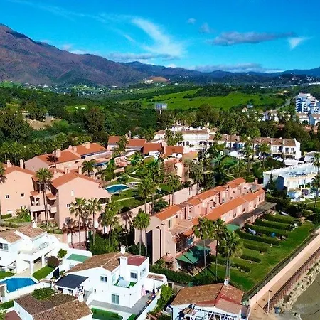 No1 - Beachfront Estepona, Close To Port, 2 Bedroom, 2 Bathroom, Sleeps 5 *